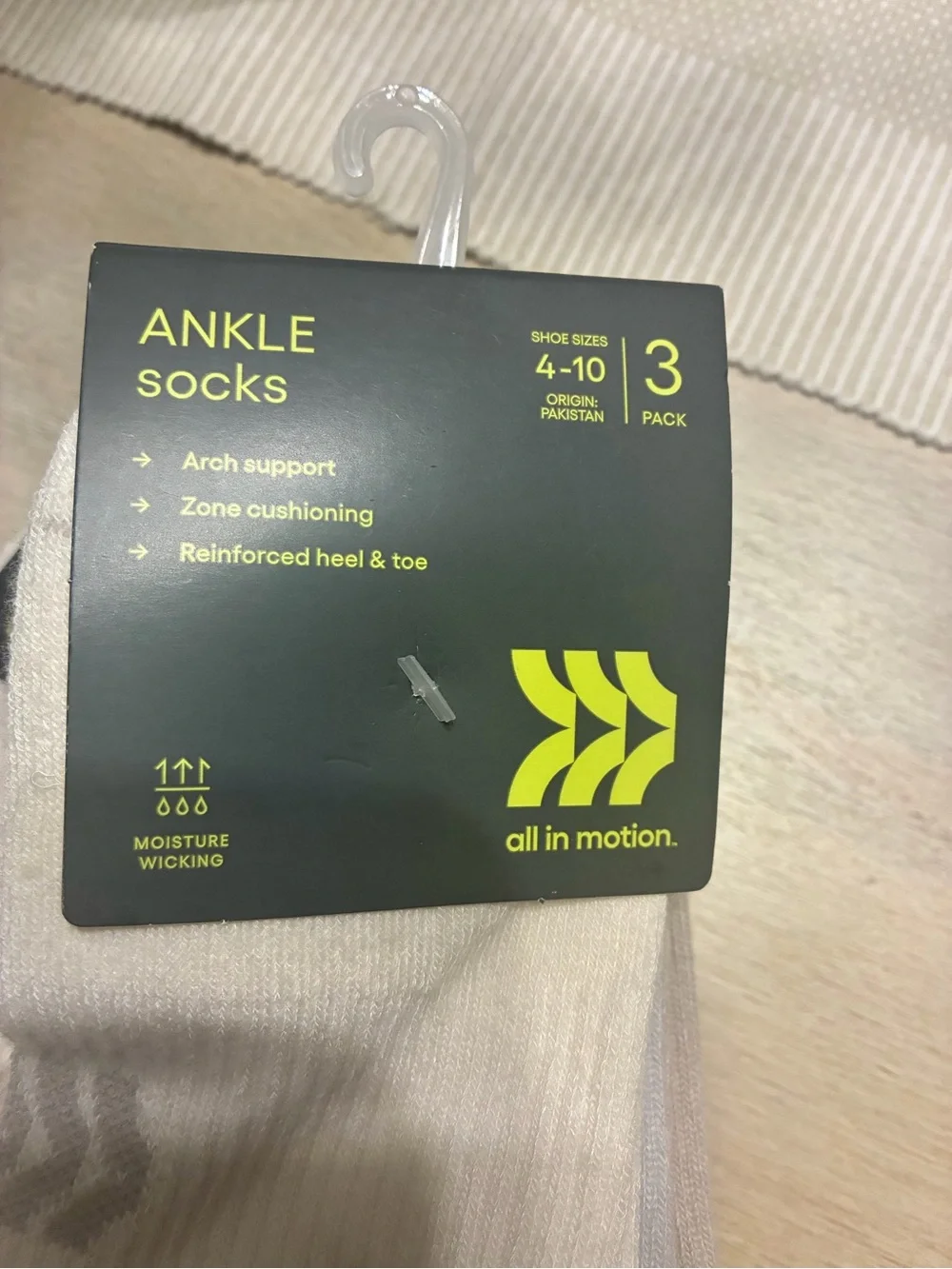 Women's Cushioned Ruffle Ankle Socks - All In Motion •6 Pairs•